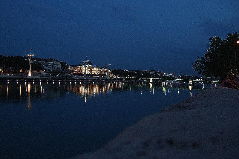 2010-06- (261).JPG - Pont de la Guillotière über die Rhône mit Hôtel-Dieu
